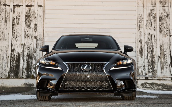 2014-Lexus-IS-350-Sport-front-end