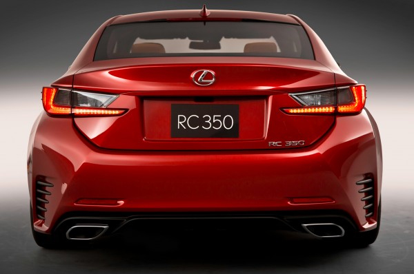 2015-Lexus-RC-rear-view