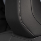 13_Lexus-maakt-alle-prijzen-bekend-van-volledig-nieuwe-elektrische-en-hybride-Lexus-ES