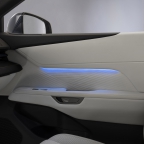 26_Lexus-maakt-alle-prijzen-bekend-van-volledig-nieuwe-elektrische-en-hybride-Lexus-ES