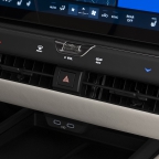 27_Lexus-maakt-alle-prijzen-bekend-van-volledig-nieuwe-elektrische-en-hybride-Lexus-ES