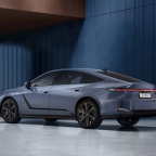 28_Lexus-maakt-alle-prijzen-bekend-van-volledig-nieuwe-elektrische-en-hybride-Lexus-ES