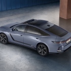 31_Lexus-maakt-alle-prijzen-bekend-van-volledig-nieuwe-elektrische-en-hybride-Lexus-ES