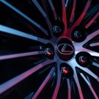 32_Lexus-maakt-alle-prijzen-bekend-van-volledig-nieuwe-elektrische-en-hybride-Lexus-ES