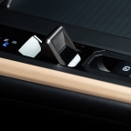 33_Lexus-maakt-alle-prijzen-bekend-van-volledig-nieuwe-elektrische-en-hybride-Lexus-ES