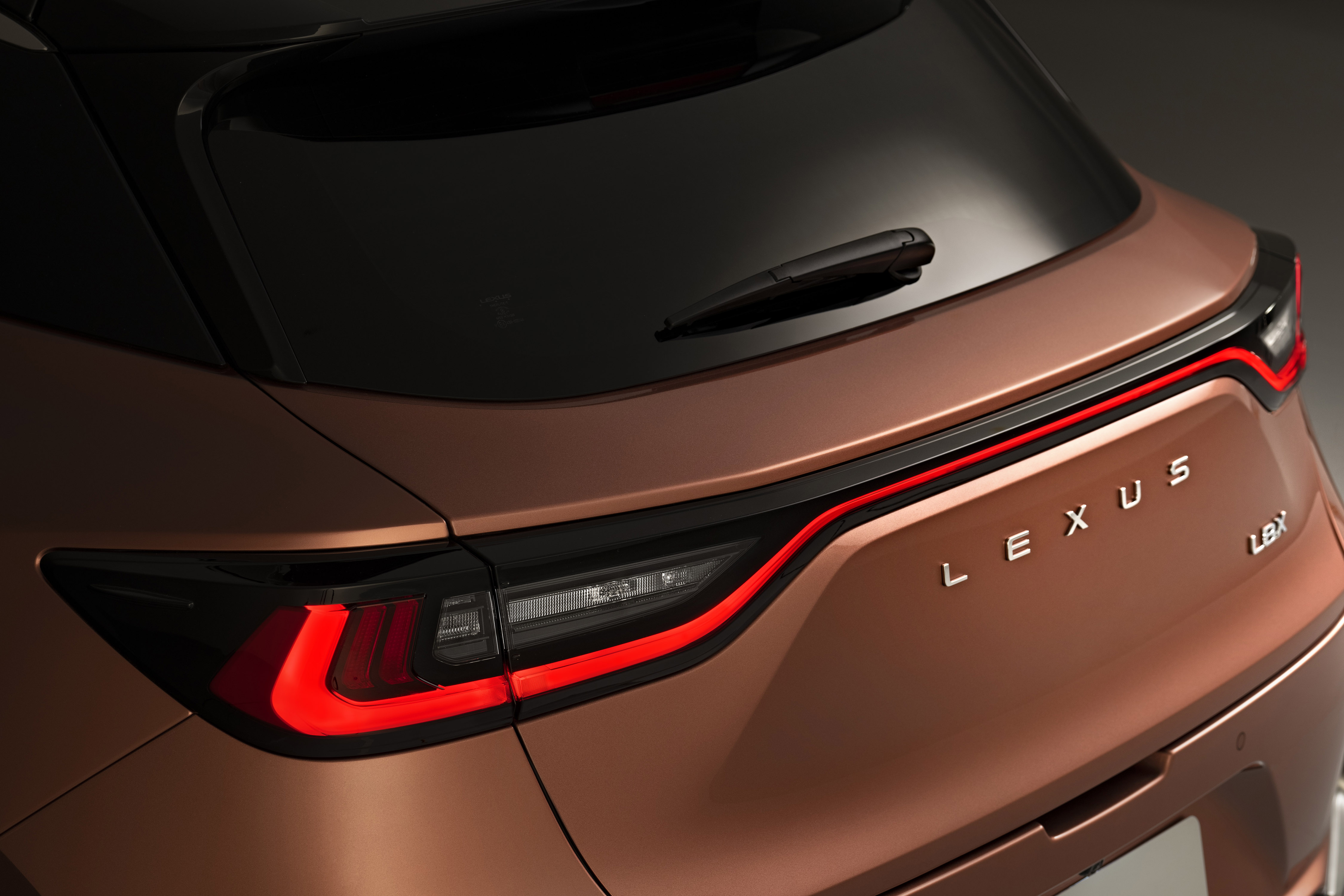 25_Wereldpremiere-volledig-nieuwe-Lexus-LBX-de-essentie-van-Lexus-gedestilleerd