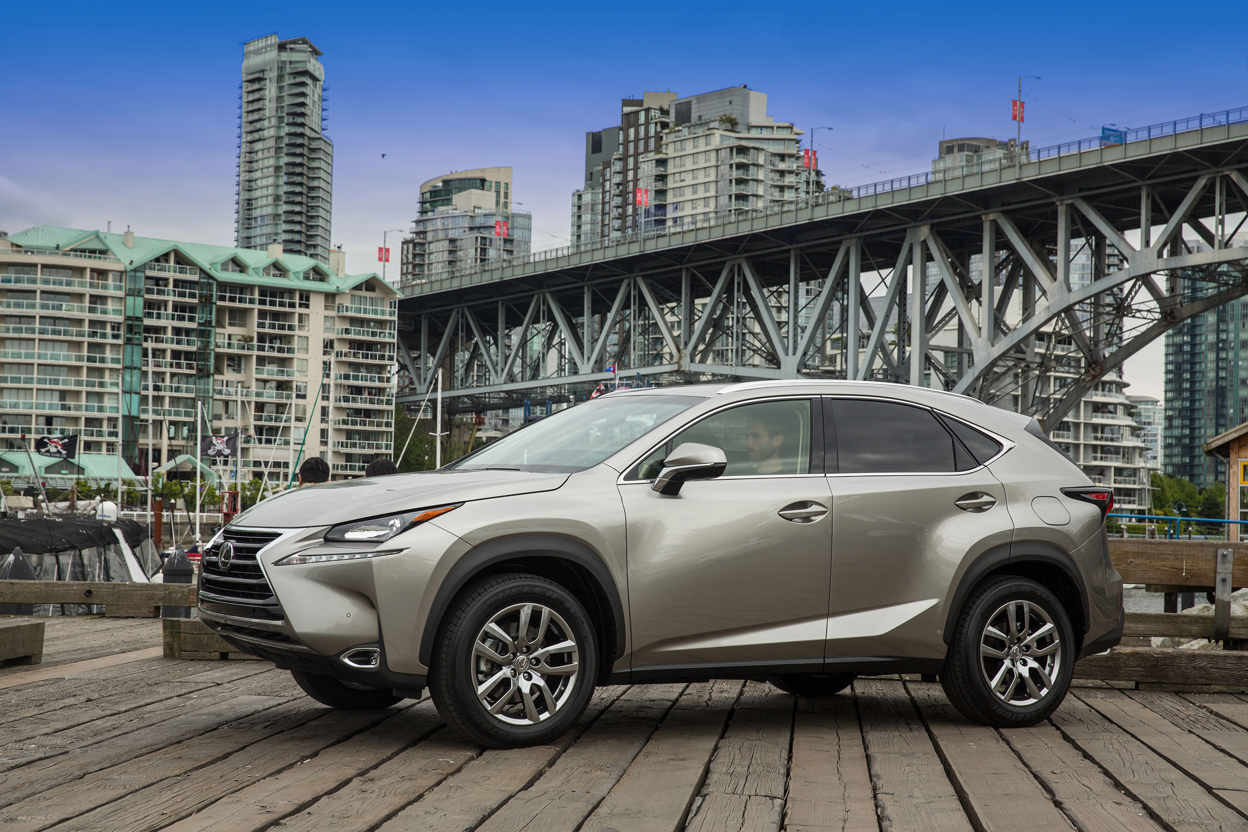 2015-Lexus-NX-200t-002