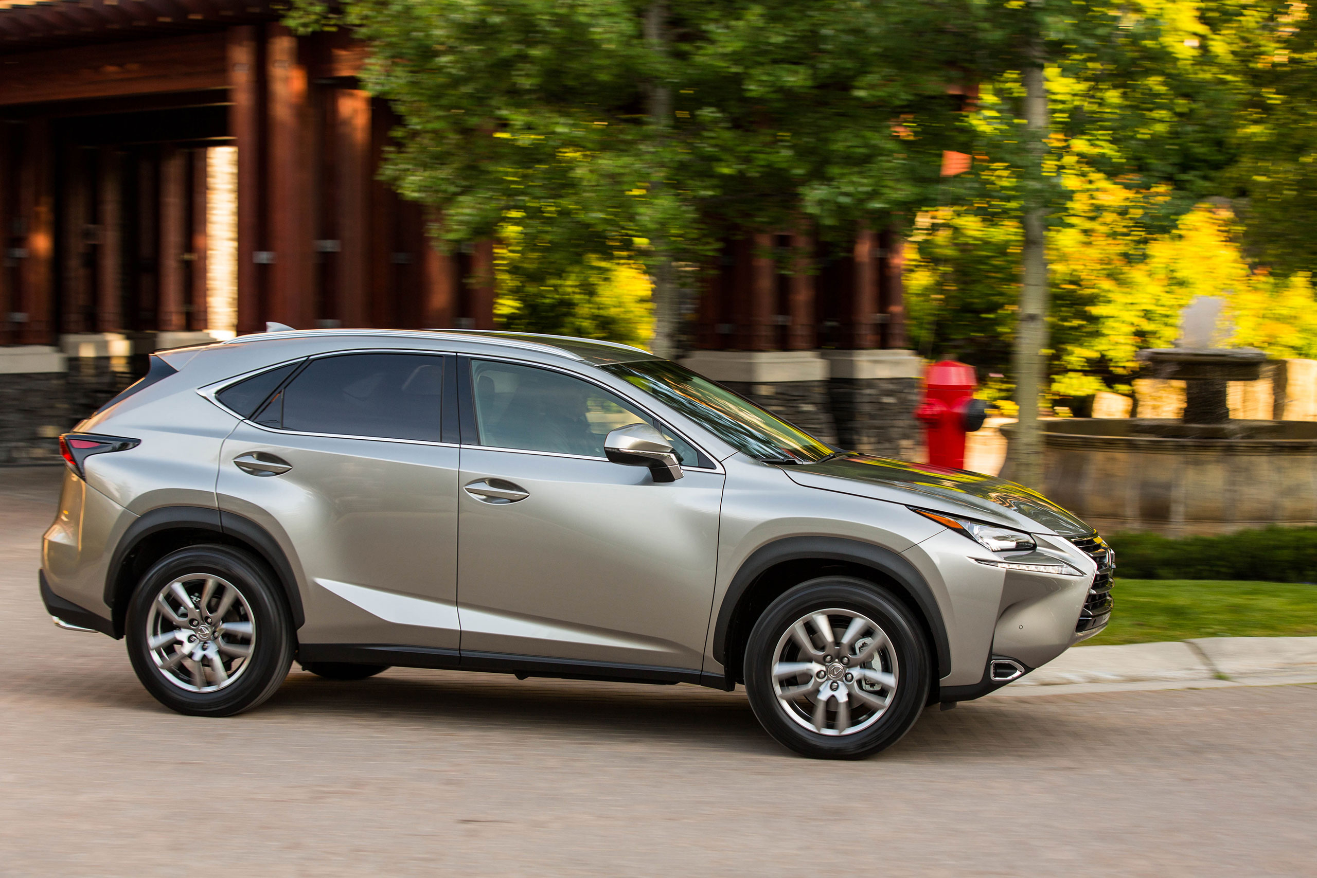 2015-Lexus-NX-200t-009