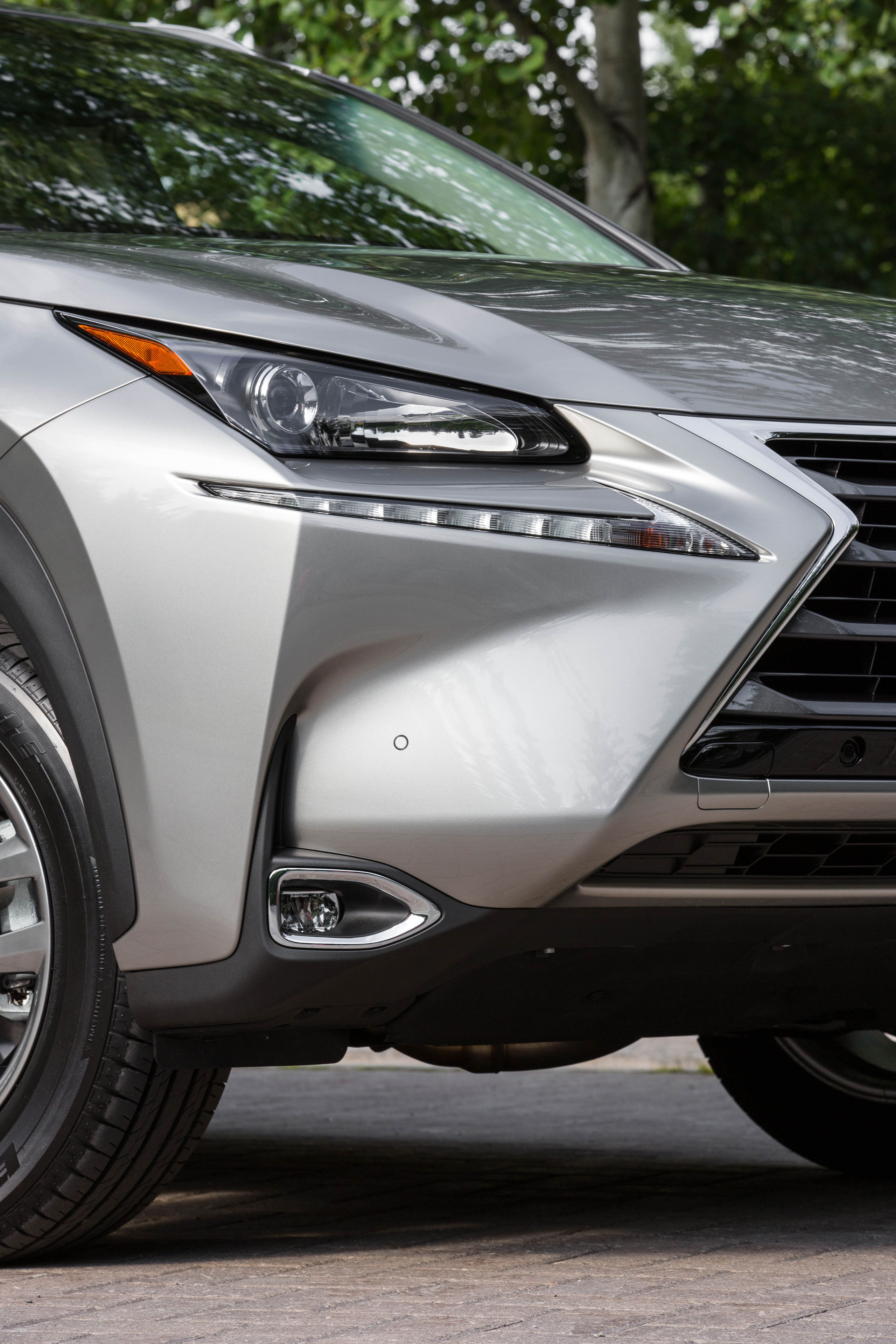 2015-Lexus-NX-200t-020