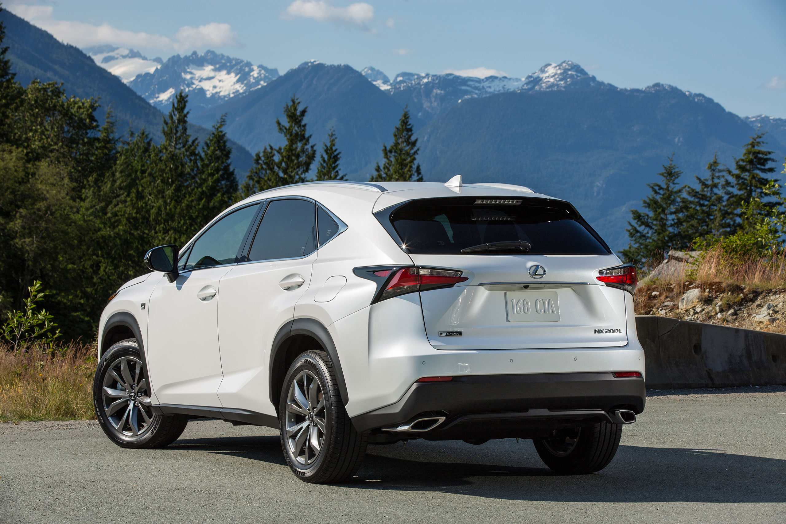 2015-Lexus-NX-200t-F-SPORT-049